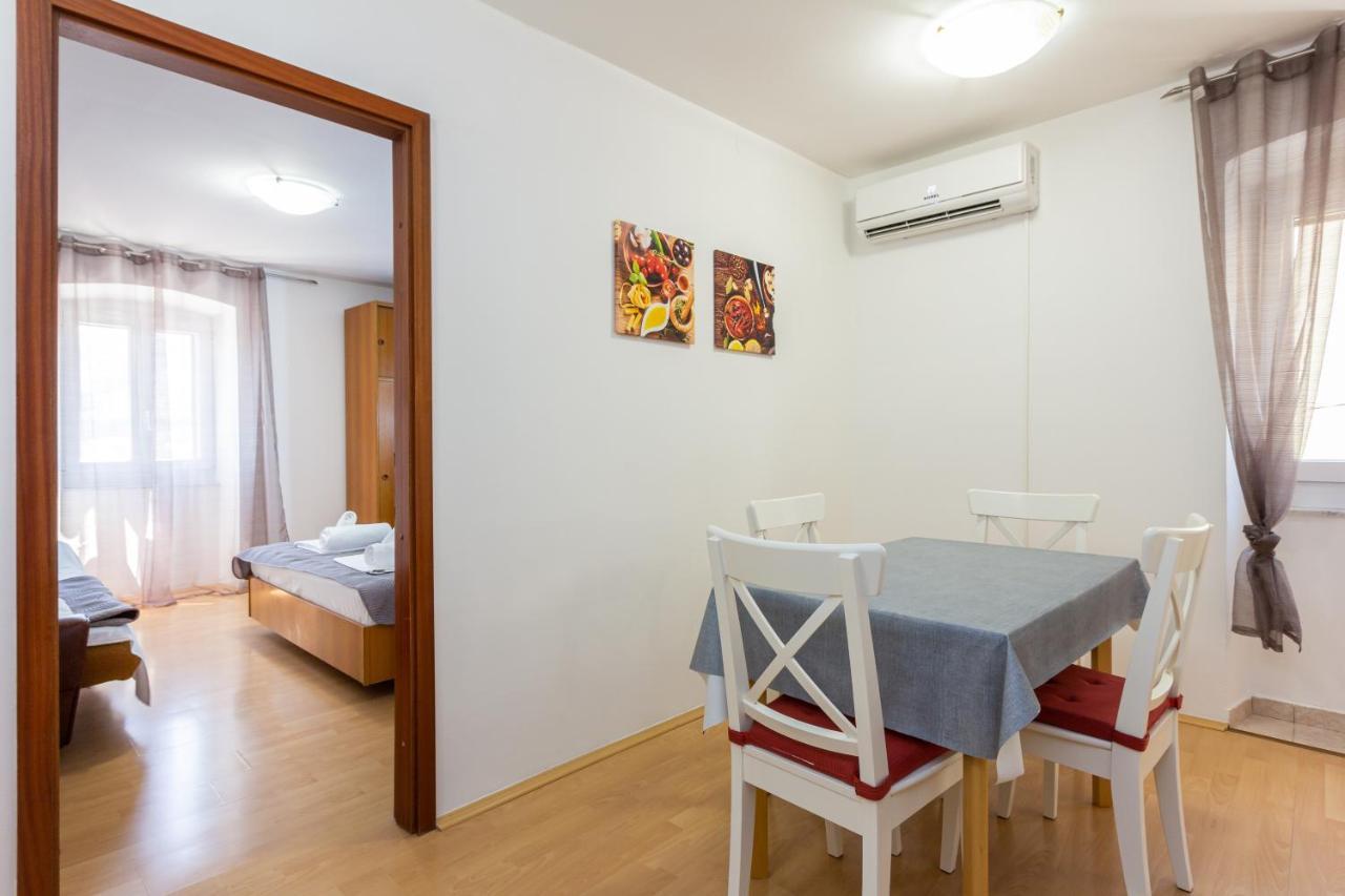 Apartments Marin With Sea View บัชกา ภายนอก รูปภาพ