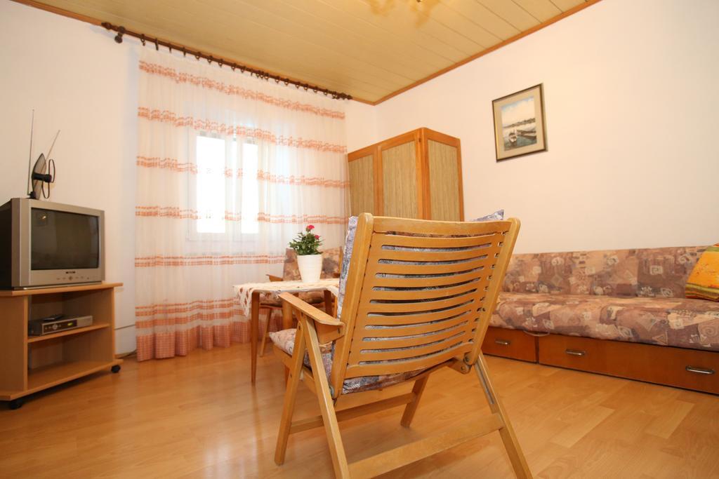 Apartments Marin With Sea View บัชกา ภายนอก รูปภาพ